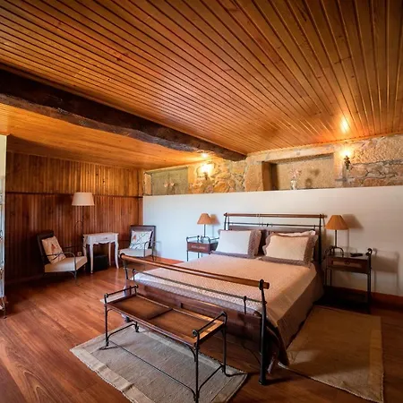 Κατάλυμα σε φάρμα Casa De Sta Comba *