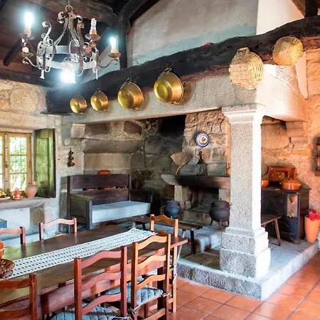 Κατάλυμα σε φάρμα Casa De Sta Comba *