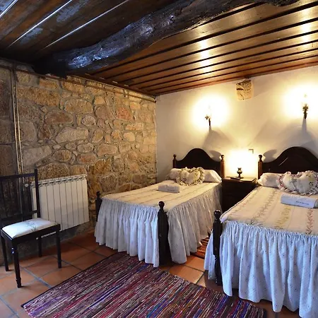 Κατάλυμα σε φάρμα Casa De Sta Comba *